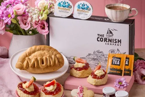 The Mum Pasty & Cream Tea Hamper AUTO-WIN 18/02
