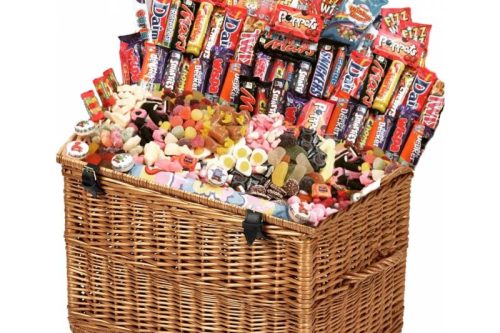 THE AWESOME GIANT RETRO SWEET HAMPER-AUTO WIN 03/03