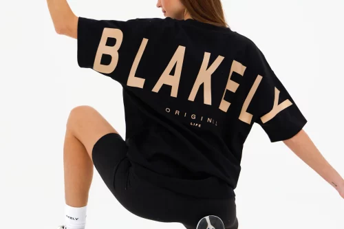 BLAKELY ISABEL OVERSIZED T-SHIRT & ULTIMATE ACTIVE SHORTS-AUTO WIN 04/04