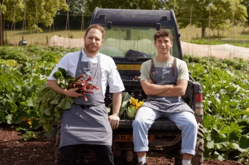 WIN £100 THE FARM TABLE GIFT VOUCHER AT DARTS FARM-AUTO WIN 23/04