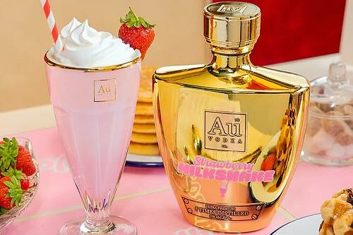 Au Vodka Strawberry Milkshake 70cl-AUTO WIN 12/06
