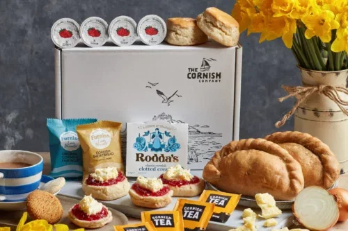 CHEESE & ONION PASTY & CREAM TEA HAMPER-AUTO WIN 25/07