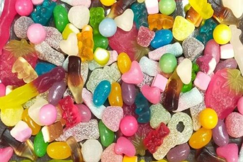 Retro Sweet hamper 1.1KG Sweet gift with Favourite Candy Jelly Fizzy Sweets AUTO-WIN 09/08