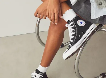 WIN Converse Black/White Standard Fit Chuck Taylor All Star High Trainers -AUTO WIN 28/09
