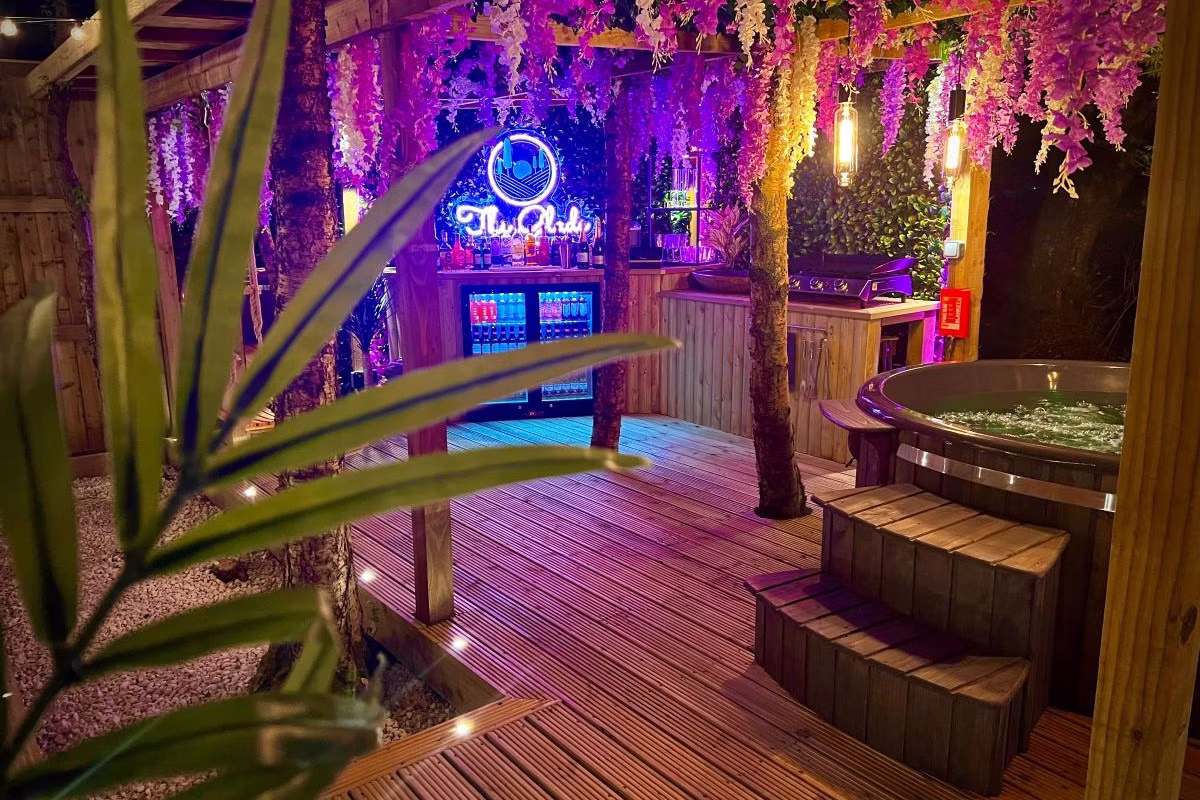 Overnight Luxury Glamping Break with Private Hot Tub for up to 4 at the Award Winning Secret Garden-AUTO WIN 02/08